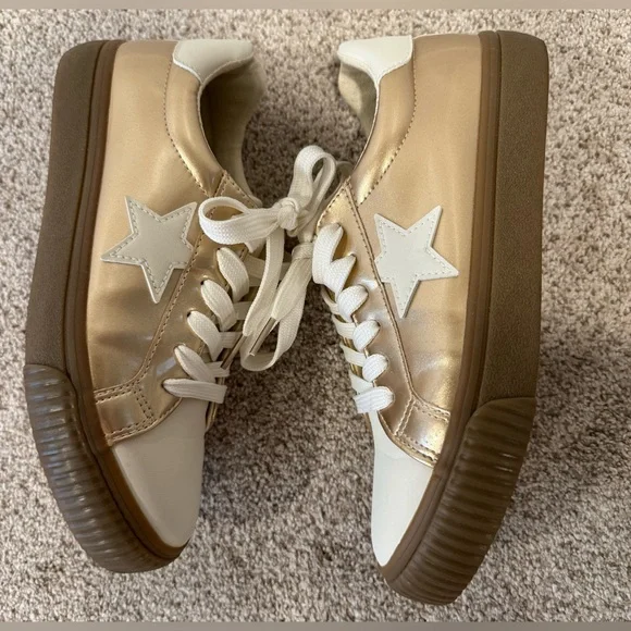 London Rag Jumping Jacks Metallic Faux Leather Star Sneakers in Gold & Cream - Picture 9 of 12